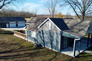 1982 S Benton Center Rd, Benton Harbor, MI 49022 - Photo 4