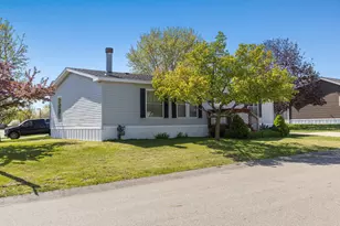 13735 Shamrock Ln, Cedar Springs, MI 49319 - Photo 4