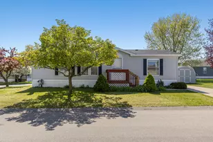 13735 Shamrock Ln, Cedar Springs, MI 49319 - Photo 2
