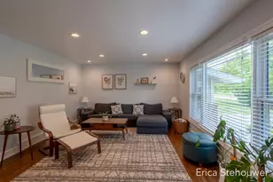 146 Sunnyview Dr SW, Grandville, MI 49418 - Photo 2