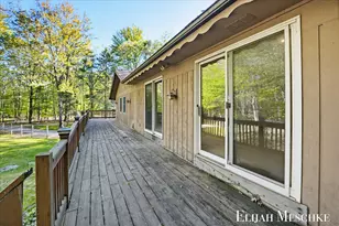 1160 Scenic Dr, Muskegon, MI 49445 - Photo 32