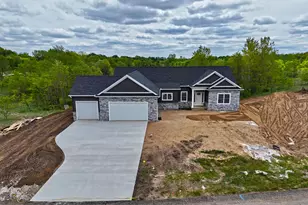 70055 Ashley Dr, Edwardsburg, MI 49112 - Photo 6