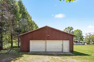 13434 M-40, Gobles, MI 49055 - Photo 20