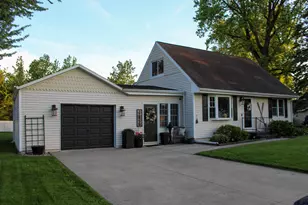 22555 Diamond Cove St, Cassopolis, MI 49031 - Photo 2