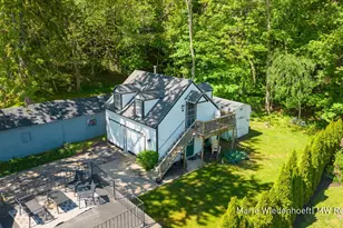 722 Lake St, Saugatuck, MI 49453 - Photo 4
