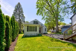 722 Lake St, Saugatuck, MI 49453 - Photo 8
