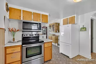 2129 Emerald Ave NE, Grand Rapids, MI 49505 - Photo 14
