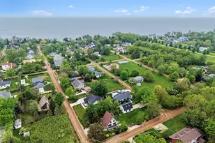 540 East Dr, South Haven, MI 49090 - Photo 32