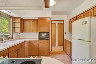 2816 E Mt Garfield Rd, Muskegon, MI 49444 - Photo 14