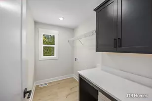 7060 Pinehurst Dr NE, Rockford, MI 49341 - Photo 22