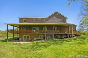 197 Leonard St NW, Grand Rapids, MI 49534 - Photo 1