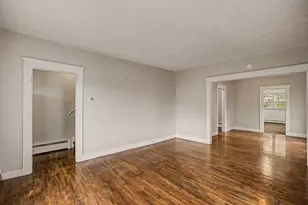 160 Goguac St W, Battle Creek, MI 49015 - Photo 8