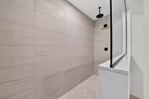 5850 Windrift Ct, West Bloomfield, MI 48324 - Photo 18