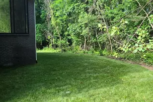 5850 Windrift Ct, West Bloomfield, MI 48324 - Photo 2