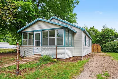 30 Avenue B, Springfield, MI 49037 - Photo 2