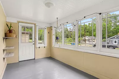 35 W Grand Circle Avenue, Battle Creek, MI 49037 - Photo 6