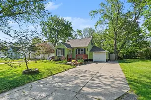 168 E 37th St, Holland, MI 49423 - Photo 2