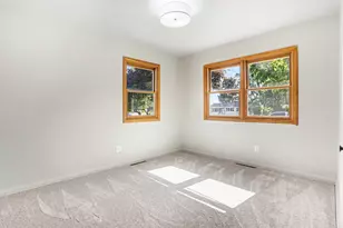 146 Lois Dr, Battle Creek, MI 49015 - Photo 12