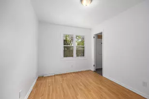 1073 Sweet St NE, Grand Rapids, MI 49505 - Photo 18