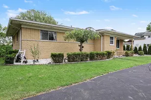 59126 Romeo Plank Rd, Ray, MI 48096 - Photo 2
