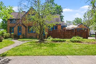 334 Van Buren St, South Haven, MI 49090 - Photo 2