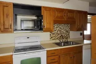 835 Woodland Beach, Battle Creek, MI 49014 - Photo 2