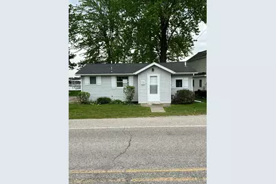 816 Lakeview Drive, Fremont, MI 49412 - Photo 2