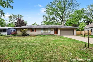 408 Arthur Ave, Holland, MI 49424 - Photo 2