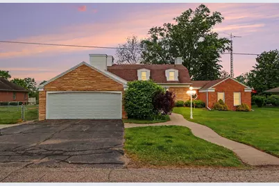 140 Meadowwood Court, Decatur, MI 49045 - Photo 2