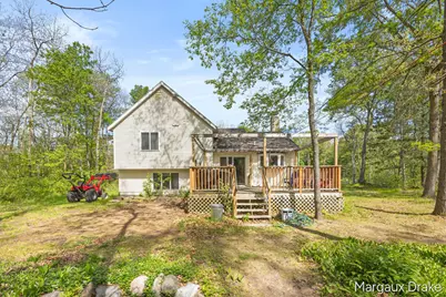 17225 Apache Trail, Howard City, MI 49329 - Photo 4