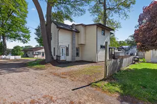 1651 Tennis Ct Ct, Pleasant Lake, MI 49272 - Photo 2