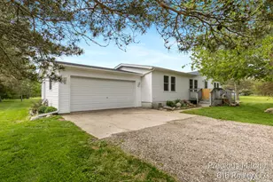 10535 Imlay City Rd, Emmett, MI 48022 - Photo 4