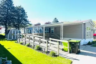 411 Woodview Dr, Greenville, MI 48838 - Photo 4