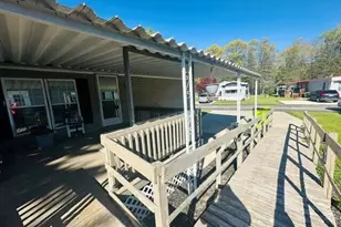 411 Woodview Dr, Greenville, MI 48838 - Photo 6