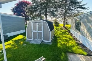 411 Woodview Dr, Greenville, MI 48838 - Photo 12
