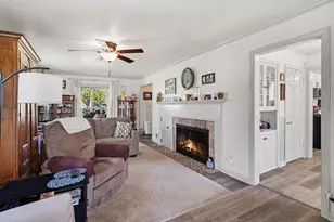 140 E Oakland Pl, Battle Creek, MI 49015 - Photo 4