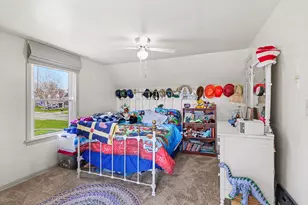 140 E Oakland Pl, Battle Creek, MI 49015 - Photo 12
