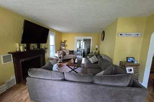 642 Maple St, Colon, MI 49040 - Photo 10