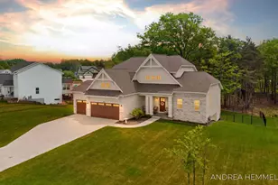 3090 Thornbury Dr, Holland, MI 49424 - Photo 2