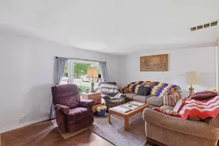 2205 S Broadway St, Hastings, MI 49058 - Photo 8