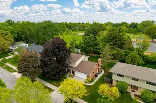 2228 Delaware Dr, Ann Arbor, MI 48103 - Photo 2