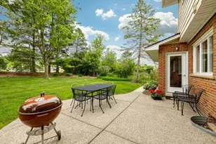 2228 Delaware Dr, Ann Arbor, MI 48103 - Photo 10