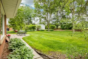 2228 Delaware Dr, Ann Arbor, MI 48103 - Photo 8