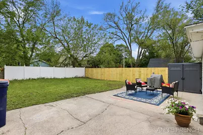 510 Van Raalte Avenue, Holland, MI 49423 - Photo 8