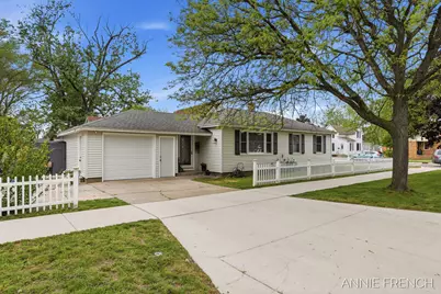 510 Van Raalte Avenue, Holland, MI 49423 - Photo 2