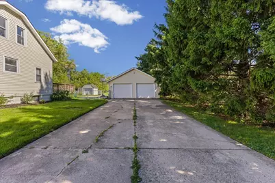1049 Collier Road, Auburn Hills, MI 48326 - Photo 4