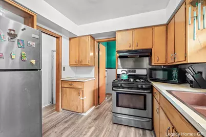 2757 Vassar Drive SE, Grand Rapids, MI 49506 - Photo 16