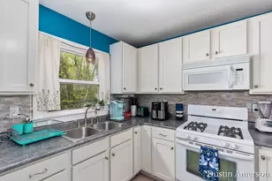 1411 Lewison Ave NE, Grand Rapids, MI 49505 - Photo 6