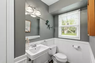 2433 Glen Valley Dr NW, Grand Rapids, MI 49544 - Photo 18