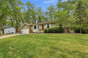 2433 Glen Valley Dr NW, Grand Rapids, MI 49544 - Photo 4